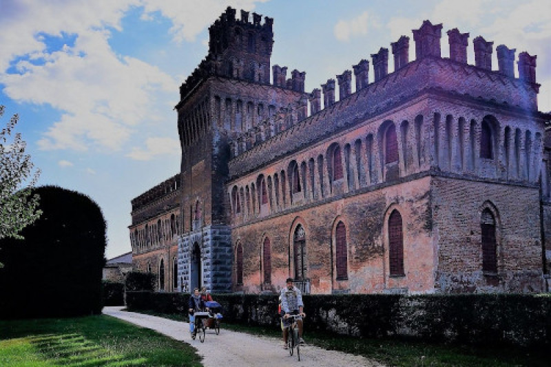 Scoprire Cremona in e-bike